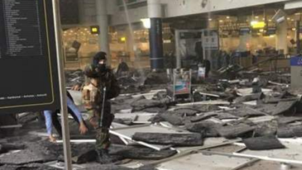 Brussels airport in shambles following the attacks of Tuesday morning. (Twitter)