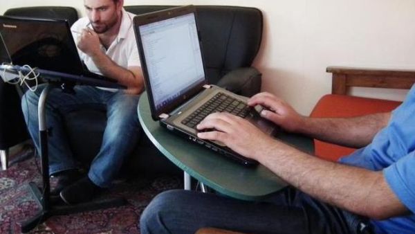 Save your laptop and your fertility by putting the computers on a Tawleh