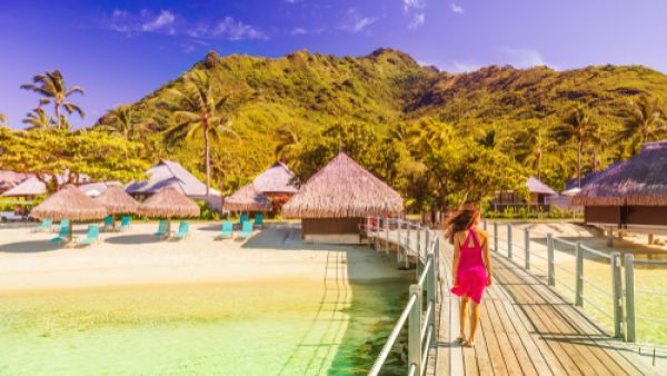 جزيرة بورا بورا هي جزء من أرخبيل الجزر في بولينيزيا الفرنسيّة

