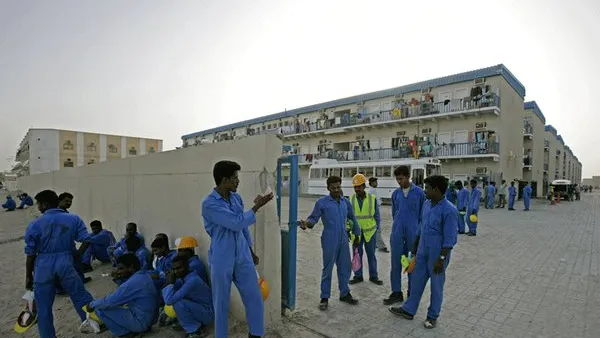 Expats will no longer need approval from their existing employer to change jobs if they complete the length of a fixed-term contract. (File photo)