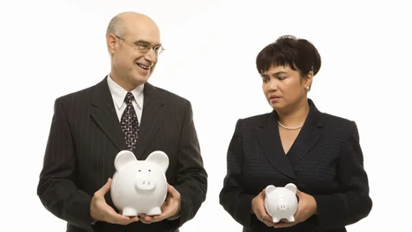 Wages of full-time Israeli male employees were 22% higher than wages of full-time female employees in 2011. (File photo)
