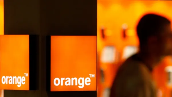 Orange Egypt signed a $484 million worth deal, Vodafone Egypt signed the agreement for $335 million, while Etisalat finalized a $535.5 million deal. (File photo) 