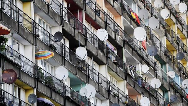 Under Algerian law, foreign channels must broadcast their content from abroad but dozens of satellite television channels have been broadcasting news and social programs from Algeria. (Twitter)



(Twitter)