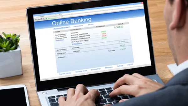 The global banking industry currently spends $500 billion on technology. (Shutterstock)