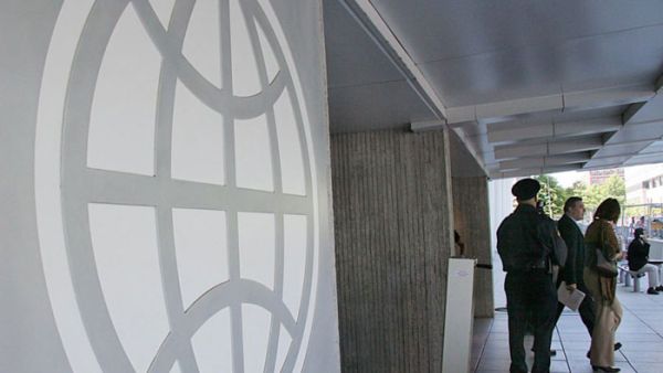 Among MENA's greatest risks are a further slide in oil prices, escalation of conflict, and further negative effects of security challenges and social unrest in countries not entrenched in war. (File photo)