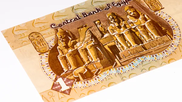 The paper banknotes of EGP1, EGP 0.5, and EGP 0.25 were removed from the market several years ago and were replaced with coins. (Shutterstock)