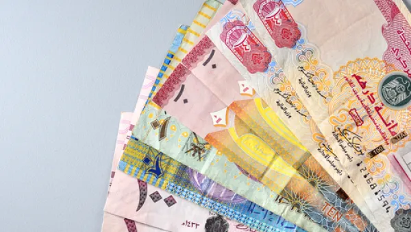 Any common currency to be announced is expected to be pegged either to the dollar or a basket of currencies because the volume of trade of the Gulf states with the countries of the European Union is much larger than that of their commerce with the United States. (Shutterstock)