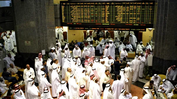 Investors expect turbulence in the markets at least until Britain elects a new Prime Minister. (File photo)