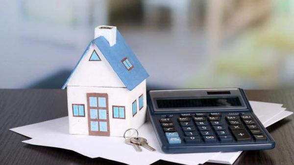 During depressed markets, property can be sold urgently - sometimes at a loss to the seller - representing an opportunity for buyers to save. (Twitter)