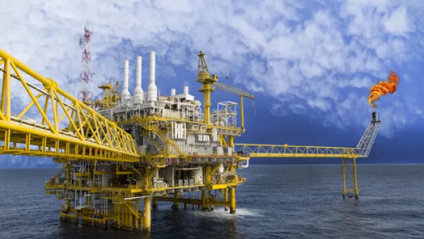 In May, the General Authority for Petroleum announced an international tender for 11 oil and natural gas blocks in the western desert and Gulf of Suez. (File photo)