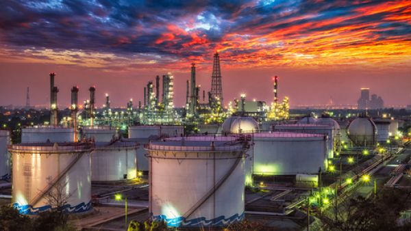 Aramco President Amin Al Nasser said that the company would develop new techniques for oil extraction in order to increase Saudi oil reserves to 900 billion barrels. (File photo)