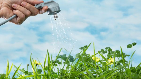 Governments in the Middle East are committed to energy reforms and have implemented energy reducing tactics. (Shutterstock)