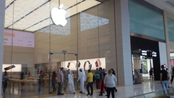 In October 2015, the company opened the Middle East’s first Apple stores in Mall of the Emirates in Dubai and Yas Mall in Abu Dhabi. (Gulf News)
