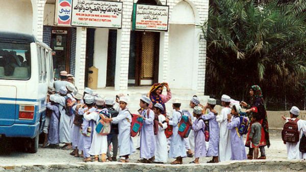 New tech, social media driving growth of Oman's e-com platforms