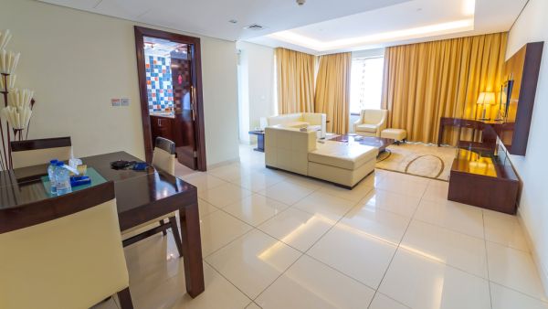 Families opting to downsize are causing rent prices to drop in Abu Dhabi with so many vacant units available. (Shutterstock) Families opting to downsize are causing rent prices to drop in Abu Dhabi with so many vacant units available. (Shutterstock)