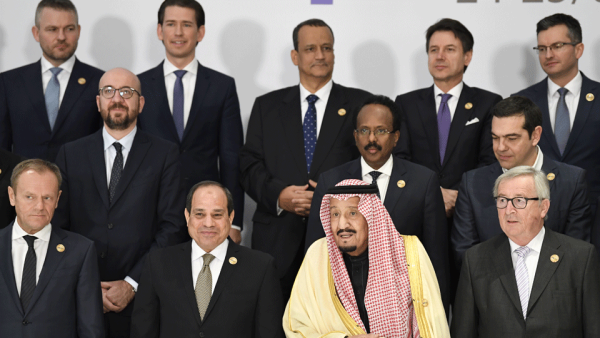 European Council President Donald Tusk, Egyptian President Abdel Fattah al-Sisi, King Salman of Saudi Arabia and President of the European Commission Jean-Claude Juncker pose for a family picture during the first joint European Union and Arab League summit at the International Congress Centre in the Egyptian Red Sea resort of Sharm el-Sheikh, on February 24, 2019. (AFP)
