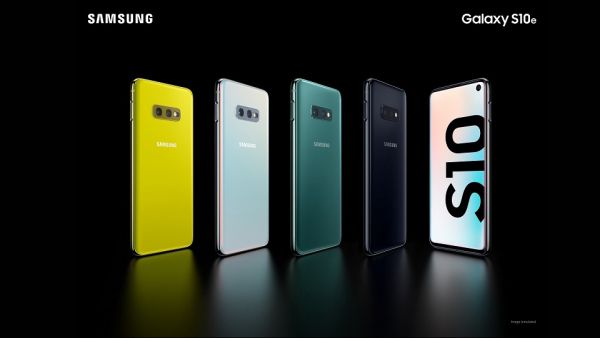 تم تصميم هاتف Galaxy S10 للأشخاص الذين يحلمون بهاتفٍ ذكي فائق الأداء يمهّد الطريق نحو الجيل التالي من تجارب الهاتف المحمول.