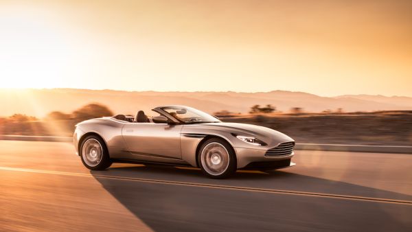 سيارة DB11 Volante من Aston Martin سيارة DB11 Volante من Aston Martin