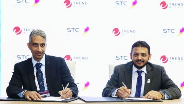 (From left) Jehad ALTwairki, Vice President for Business Solutions, STCS, and Muayad Simbawa, Director for Enterprise Business, Trend Micro