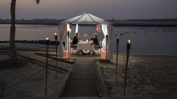Dine Under the Stars at Al Raha Beach Hotel Dine Under the Stars at Al Raha Beach Hotel