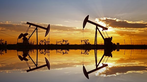 US crude exports will surpass shipments from Russia and nearly catches up to Saudi Arabia by 2024. (Shutterstock)