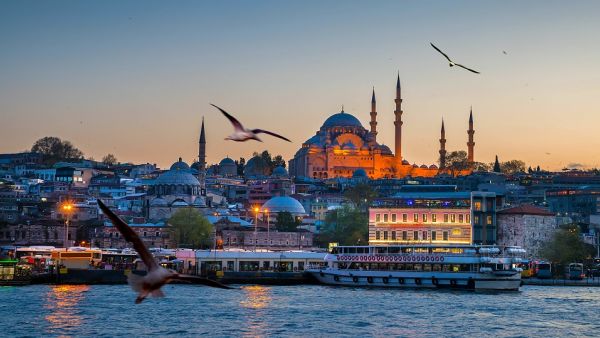 Turkey continues to be holiday hub for Russia. (Shutterstock)
