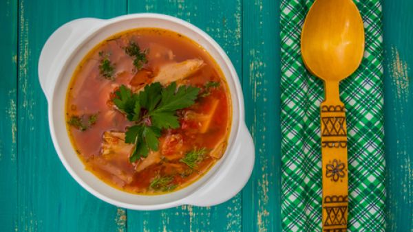 شوربة الكرُنب بالطماطم

