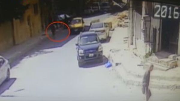 مركبة تدهس شخصين في الاردن