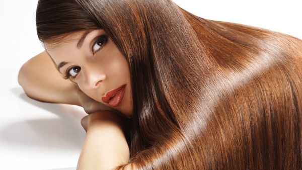 هذه الخلطة ستساعدكِ على الحصول على شعر ناعم، صحي ولامع خلال أسبوع واحد!