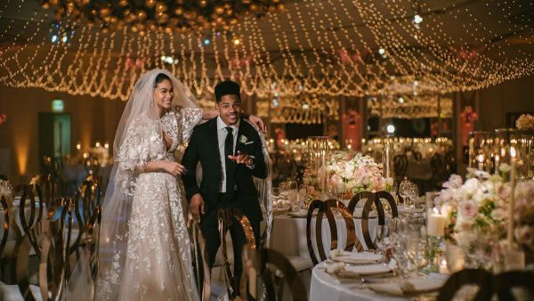 العارضة شانيل إيمان بفستاني زفاف بتوقيع زهير مراد