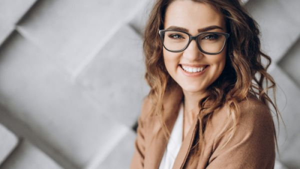 من صفات الشخصية الكاريزمية شخصية مسيطرة ومقنعة