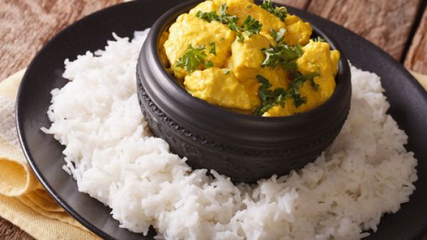 طريقة عمل الدجاج بالكاري على الطريقة الهندية 
