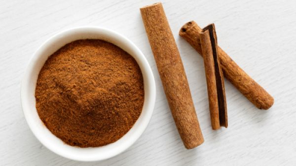 تساهم شرب القرفة على الريق في علاج اضطرابات الجهاز الهضمي
