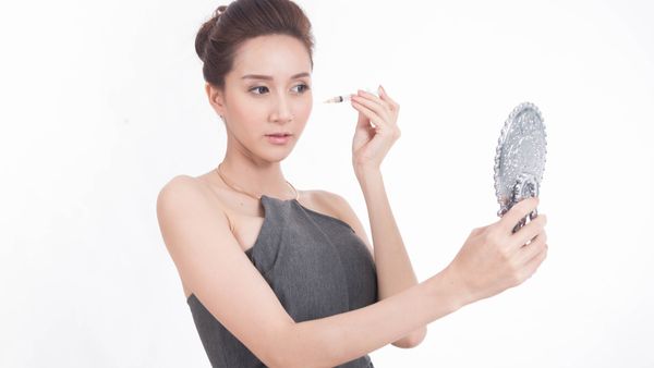 الكولاجين هو البروتين المسؤول عن مرونة البشرة ومظهرها الحيوي والشبابي