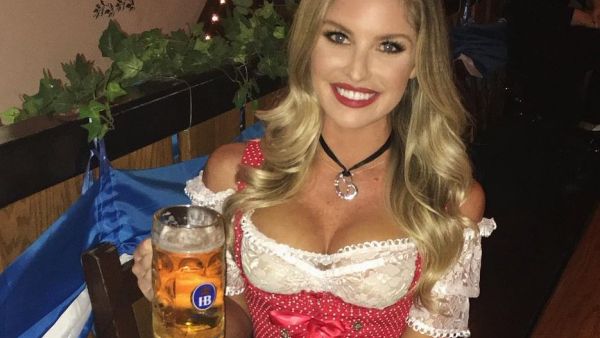 Oktoberfest girl (Twitter)