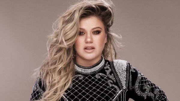 Kelly Clarkson (Twitter)