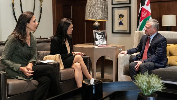His Majesty King Abdullah II receives Vice President and Foreign Minister of #Panama Isabel de Saint Malo de Alvarado (Twitter)