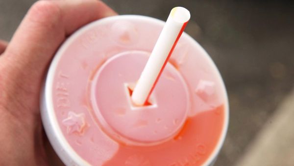 Plastic drinking straws (Twitter)