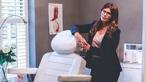 Ellie Holman (Twitter)