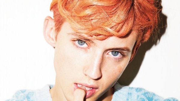 Troye Sivan with new peach hair (Twitter)