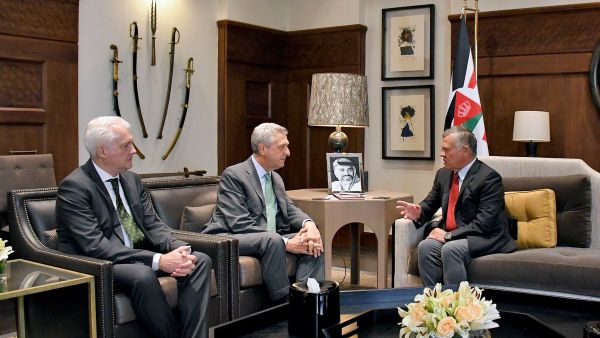 King Abdullah meets with UN High Commissioner for Refugees Filippo Grandi in Amman . (Twitter)
