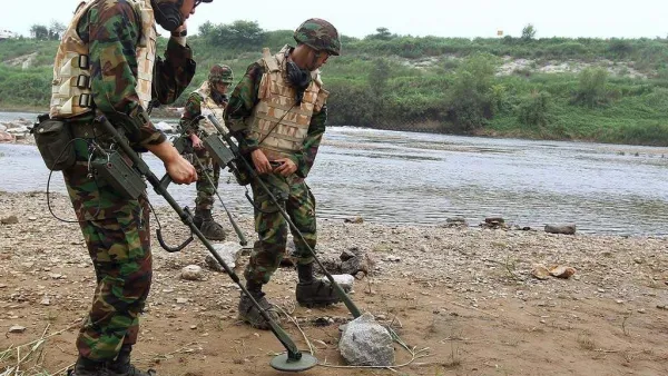 North Korea, South Korea removing landmines (Twitter)