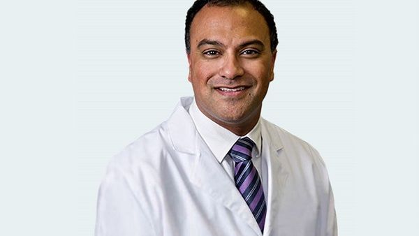 1.	الدكتور نيكيل شاه، رئيس قسم جراحة المناظير والجراحة الروبوتية بمؤسسة "بيدمونت" للرعاية الصحية في أتلانتا بولاية جورجيا الأمريكية.