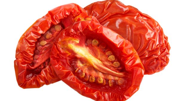 لتجفيف البندورة يجب اختيار البندورة اليابسة