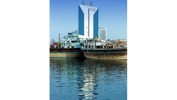 تشمل الجائزة رحلة طيران ذهاب وعودة إلى دبي بالإضافة إلى إقامة لثلاث ليال في أحد فنادق الإمارة من فئة خمس نجوم، وحضور مجاني لفعاليات المؤتمر الثاني عشر لغرف التجارة العالمية التي ستستضيفه الإمارة في العام 2021.