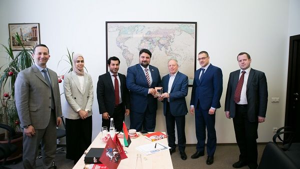 خلال الاجتماع 