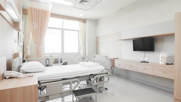 Patients will be able to receive a free consultation in any specialization during select 'happiness hours' at one Dubai hospital. (Shutterstock)