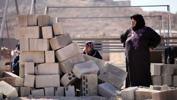 Despite numerous claims that refugees have edged many Lebanese out of the job market, no reliable statistics are available to determine the role of the Syrian workforce within the current economic trend. (AFP/File)