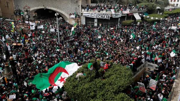 أصبحت استقالة بوتفليقة والذي يطالب ملايين الجزائريين برحيله منذ أكثر من شهر بمثابة "كذبة نيسان" بالنسبة اليهم.
