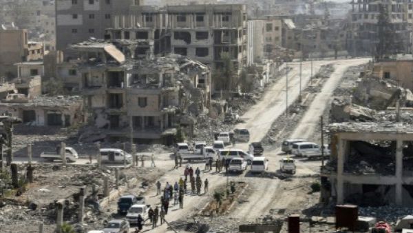 مبان مدمرة بشكل واسع في الرقة السورية بعدما طردت قوات يقودها الأكراد مقاتلي تنظيم الدولة الإسلامية من المدينة التي شكلت عاصمتهم
